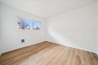 5143-5145-5145 SE Knight St in Portland, OR - Building Photo - Building Photo