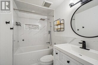 211-211 Kingham Rd in Acton, ON - Building Photo - Building Photo