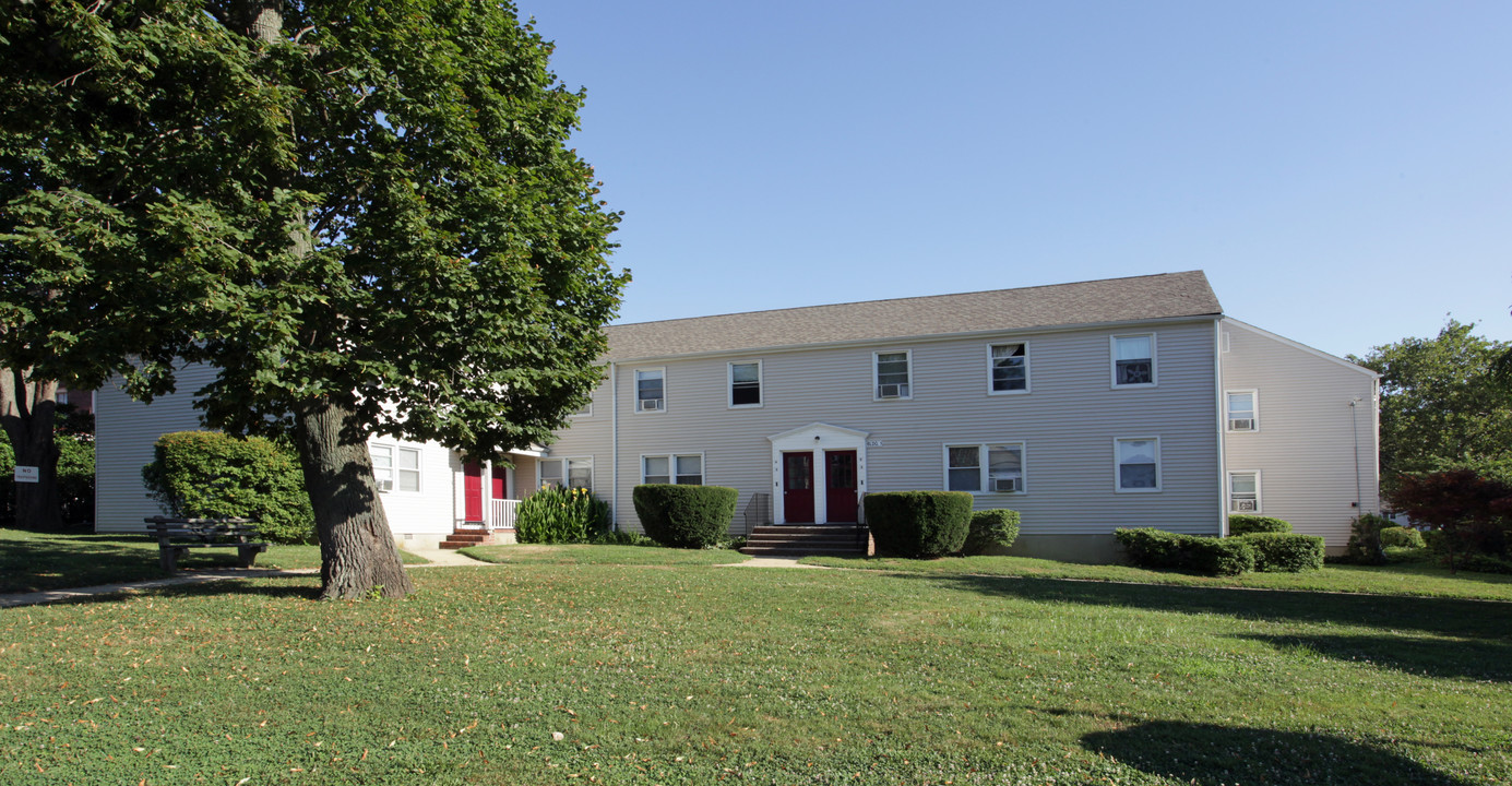 Ocean Breeze Apartments in Long Branch, NJ - Building Photo