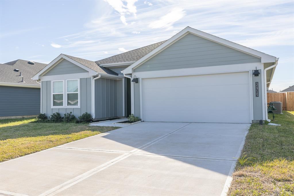 31715 Kellan Grv Ct in Fulshear, TX - Building Photo