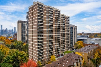 Balfour Square in Toronto, ON - Building Photo - Building Photo