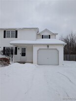 6181 Old Beattie Rd in Lockport, NY - Building Photo