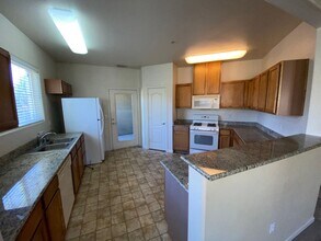 9050 Double R Blvd in Reno, NV - Foto de edificio - Building Photo