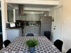 2120 Kinsington St in West Sacramento, CA - Building Photo - Building Photo