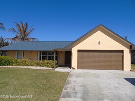 450 Roosevelt Ave in Satellite Beach, FL - Building Photo