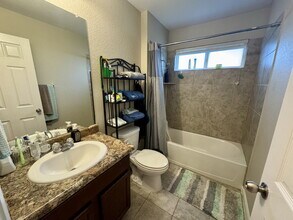 111 Hawk Cir in Luling, TX - Building Photo - Building Photo