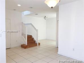 7337 NW 174th Ter, Unit 301 in Hialeah, FL - Building Photo - Building Photo