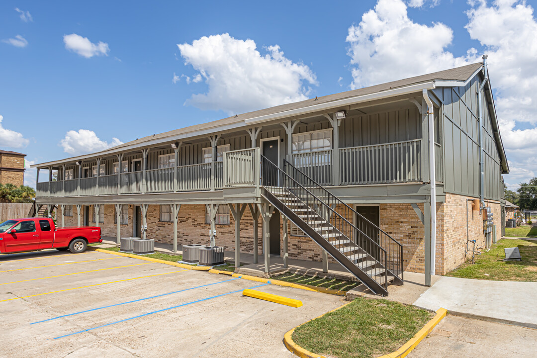 Celeste in Lake Charles, LA - Building Photo