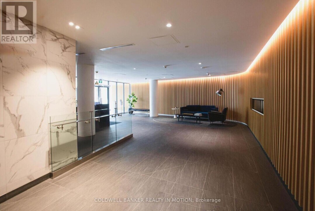 120 Varna Dr in Toronto, ON - Building Photo