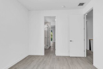3122 Carter St in Miami, FL - Building Photo - Building Photo