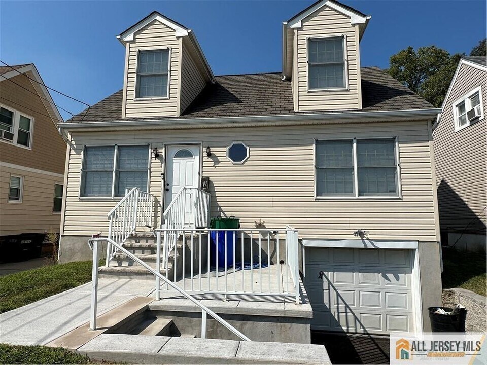 16 Albourne St in South River, NJ - Building Photo