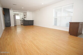 6804 Escondido Dr in El Paso, TX - Building Photo - Building Photo