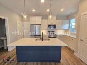 8042 SE Blanton St in Hillsboro, OR - Building Photo - Building Photo