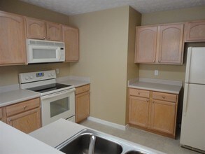 6923 Belleglade Dr in Huber Heights, OH - Foto de edificio - Building Photo