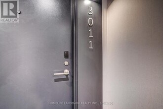 180 Front St E in Toronto, ON - Building Photo - Building Photo