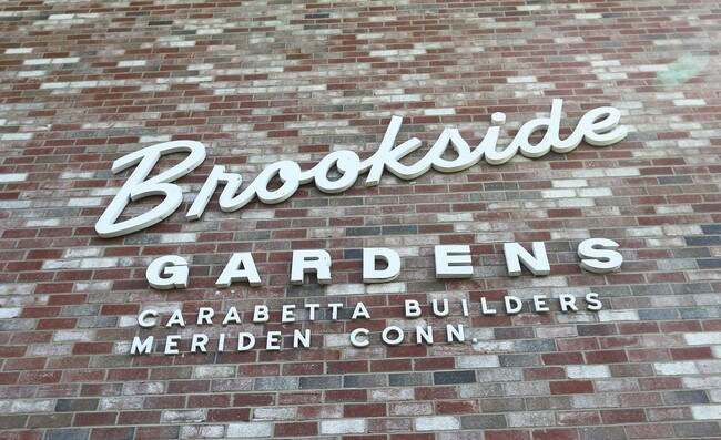 Brookside Gardens Apartments in Meriden, CT - Foto de edificio - Building Photo