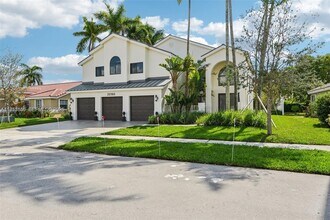 20160 NW 9th Dr in Pembroke Pines, FL - Building Photo - Building Photo