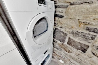 345 E 5th St in New York, NY - Foto de edificio - Building Photo