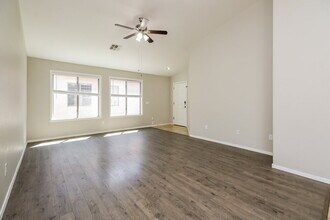 1758 W Desert Hills Dr in San Tan Valley, AZ - Building Photo - Building Photo