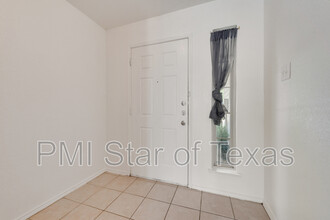 10624 Many Oaks Dr in Fort Worth, TX - Building Photo - Building Photo