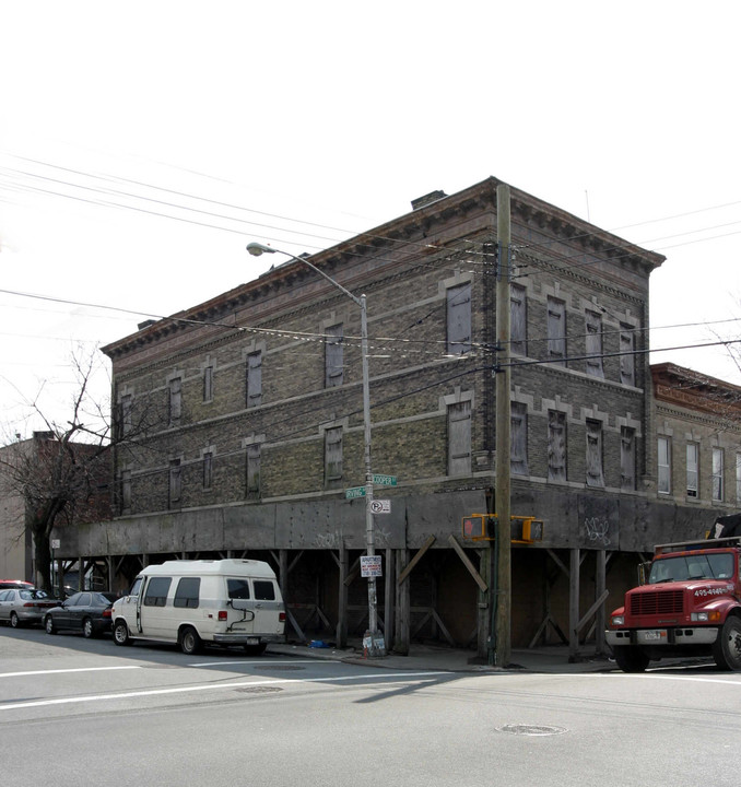 308 Cooper St in Brooklyn, NY - Building Photo