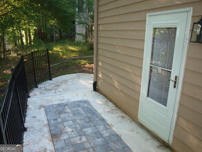 6979 Overlook Point Rd in Stone Mountain, GA - Building Photo - Building Photo