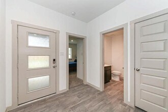 1210 Kingbird Ct in Sealy, TX - Building Photo - Building Photo