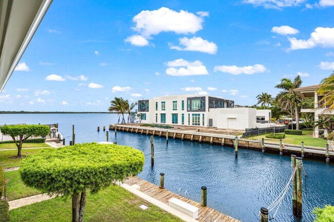 68 Yacht Club Dr