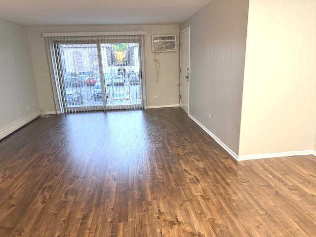 8701 W Foster Ave in Chicago, IL - Building Photo - Building Photo
