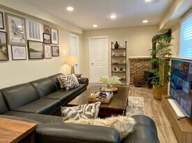 36 Jamestown Dr in Eatontown, NJ - Building Photo