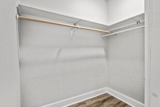 1321 35th St-Unit -4 in Galveston, TX - Building Photo - Building Photo
