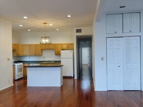 2717 W Congress Pkwy in Chicago, IL - Building Photo - Building Photo