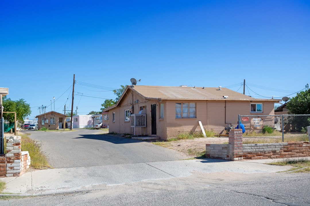 Snug Harbor Mobile Home Park in Tucson, AZ - Building Photo