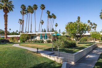 Villa Riviera in Palm Springs, CA - Foto de edificio - Building Photo