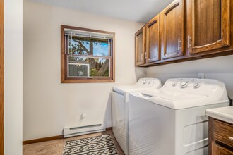 1000 W McKinley Ave in Little Chute, WI - Building Photo - Building Photo