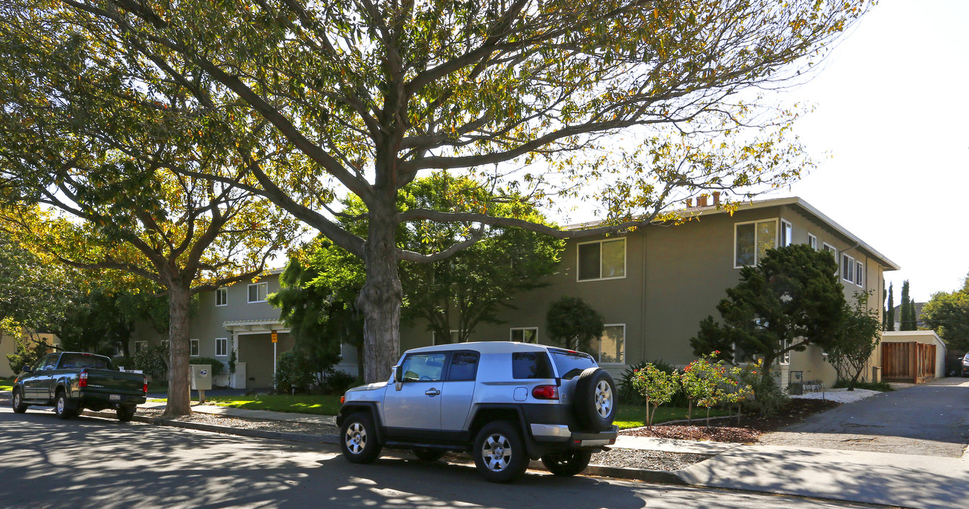 Woodland apartments in San Jose, CA - Building Photo