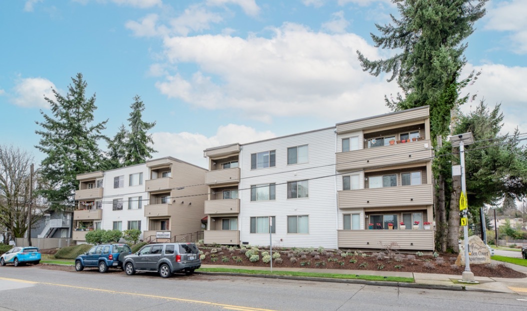 Holden Court in Seattle, WA - Foto de edificio