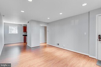 2844-A S Wakefield St in Arlington, VA - Building Photo - Building Photo