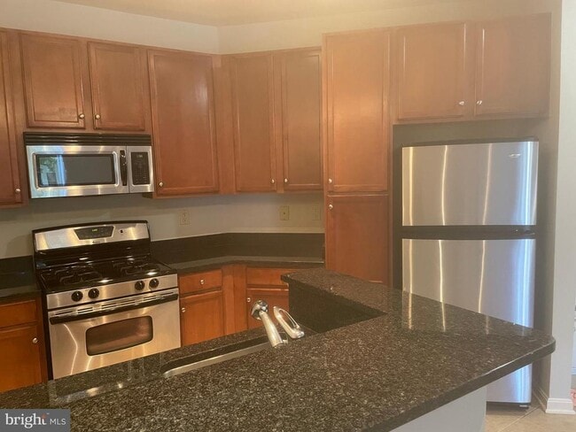 2665 Prosperity Ave in Fairfax, VA - Building Photo - Building Photo