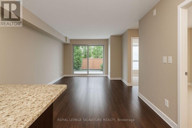 120 Dallimore Cir in Toronto, ON - Building Photo - Building Photo