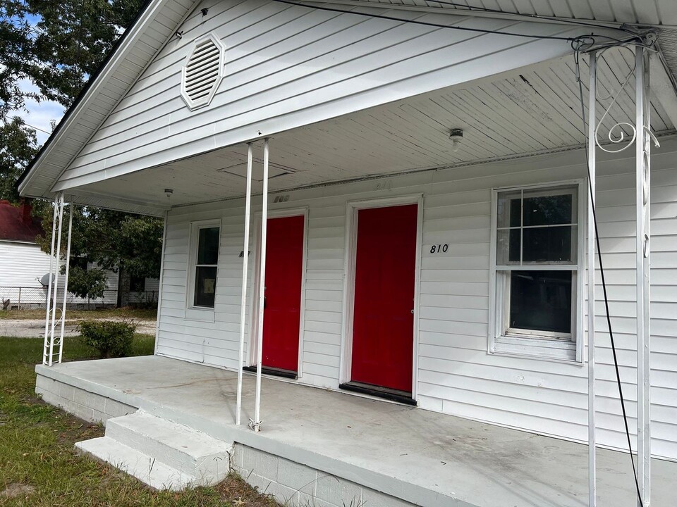 808-810 E Grand Ave in Rocky Mount, NC - Building Photo