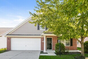 19516 Prairie Crossing Dr in Noblesville, IN - Building Photo