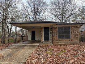 2111 Freewater St in Shreveport, LA - Building Photo