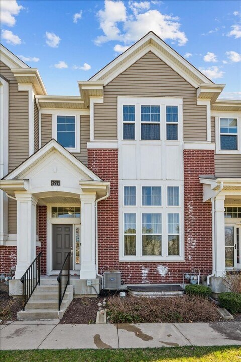4277 Liberty St in Aurora, IL - Building Photo