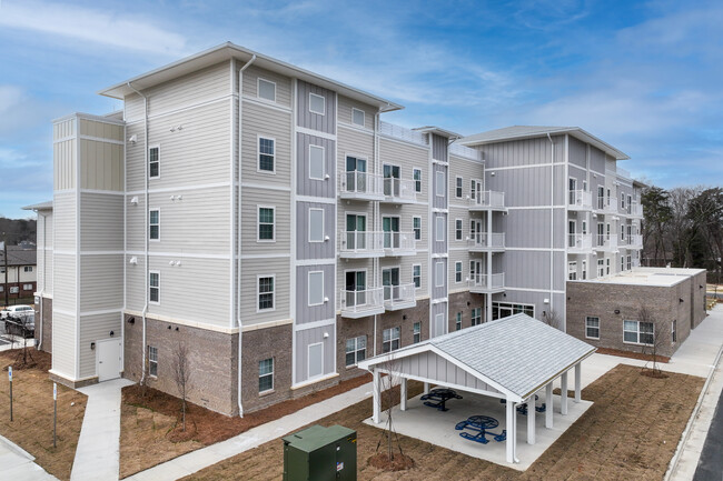 Georgetown Senior Apartments in Kernersville, NC - Building Photo - Building Photo