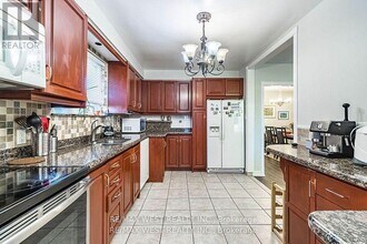 24 Clarion Rd in Toronto, ON - Building Photo - Building Photo