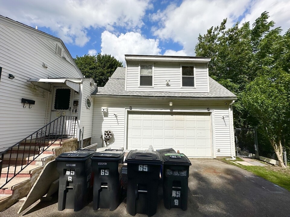 65 Freeman St in Haverhill, MA - Building Photo