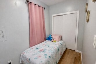 80 Malcolm Ave in Garfield, NJ - Foto de edificio - Building Photo