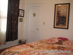 15 Scottfield Rd, Unit 12A in Boston, MA - Foto de edificio - Building Photo