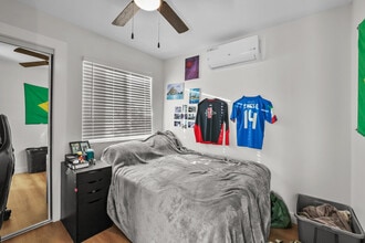 6126 Pembroke Dr in San Diego, CA - Building Photo - Building Photo